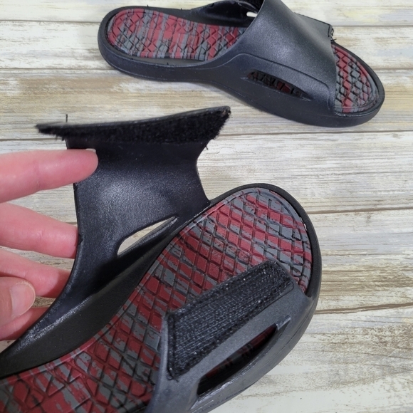 Slip-On Black Slides Sandals Adjustable Strap Child Size 11/12 Unisex Unbranded - Picture 3 of 7